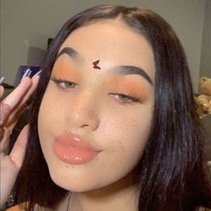 Meet your Posher, Jade